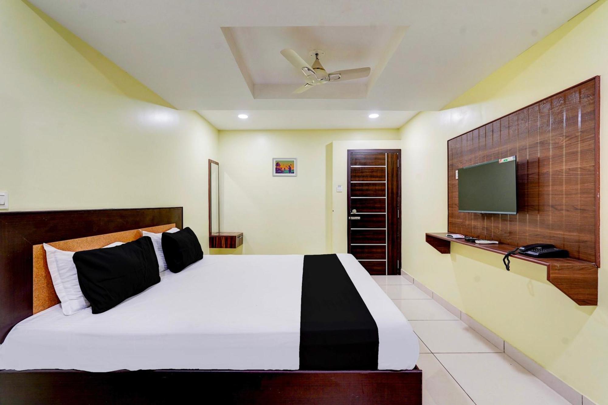 Super Hotel O Perungalathur Near Bus Stand شيناي المظهر الخارجي الصورة