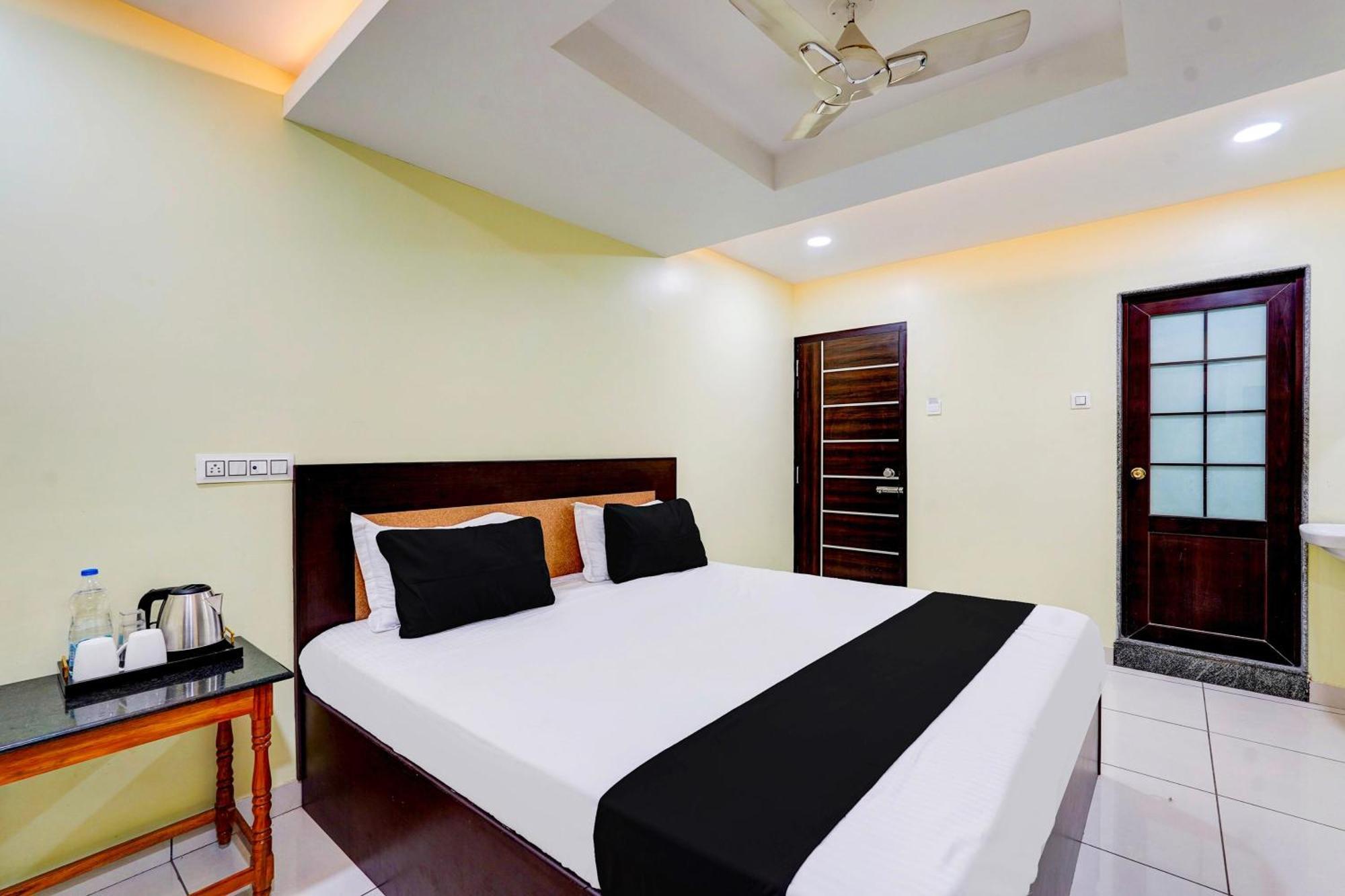 Super Hotel O Perungalathur Near Bus Stand شيناي المظهر الخارجي الصورة